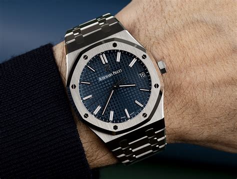 ap royal oak automatic|audemars piguet royal oak prices.